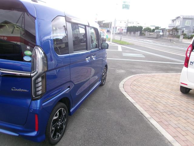 N-BOXカスタム G・Lターボホンダセンシング メモリーナビTV バックカメラ LEDヘッドライト フォグライト 両側パワースライドドア 純正15インチアルミホイル オートクルーズコントロール ETC車載器 スマートキー 4WD(4枚目)