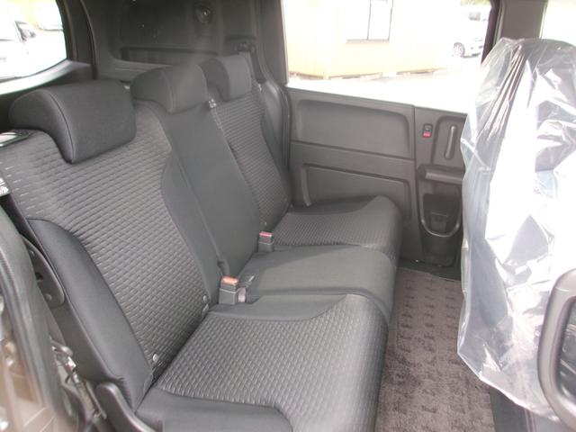 フリードスパイクハイブリッド ジャストセレクション＋　メモリーナビＴＶ　バックカメラ　ディスチャージヘッドライト　左側パワースライドドア　純正１５インチアルミホイル　オートクルーズコントロール　ＥＴＣ車載器　スマートキー（7枚目）