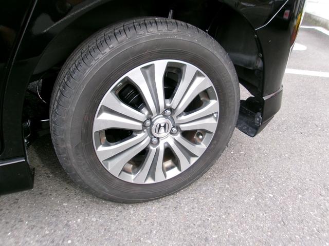 フリードスパイクハイブリッド ジャストセレクション＋　メモリーナビＴＶ　バックカメラ　ディスチャージヘッドライト　左側パワースライドドア　純正１５インチアルミホイル　オートクルーズコントロール　ＥＴＣ車載器　スマートキー（21枚目）