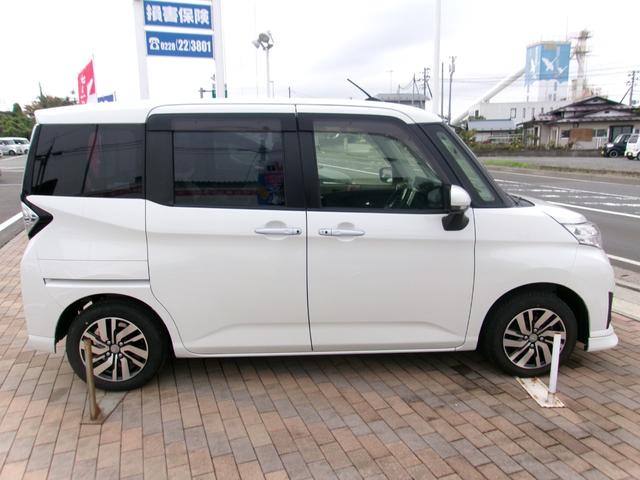 トール カスタムＧ　リミテッド　ＳＡＩＩＩ　メモリーナビＴＶ　バックカメラ　ＬＥＤヘッドライト　フォグライト　両側パワースライドドア　純正１５インチホイル　ＥＴＣ車載器　スマートキー（5枚目）