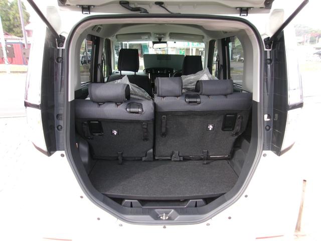 トール カスタムＧ　リミテッド　ＳＡＩＩＩ　メモリーナビＴＶ　バックカメラ　ＬＥＤヘッドライト　フォグライト　両側パワースライドドア　純正１５インチホイル　ＥＴＣ車載器　スマートキー（18枚目）