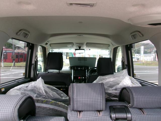 トール カスタムＧ　リミテッド　ＳＡＩＩＩ　メモリーナビＴＶ　バックカメラ　ＬＥＤヘッドライト　フォグライト　両側パワースライドドア　純正１５インチホイル　ＥＴＣ車載器　スマートキー（19枚目）