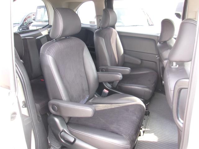 フリードハイブリッド ジャストセレクション　メモリーナビＴＶ　バックカメラ　ディスチャージヘッドライト　両側パワースライドドア　社外１５インチアルミホイル　オートクルーズコントロール　ＥＴＣ車載器　スマートキー（7枚目）