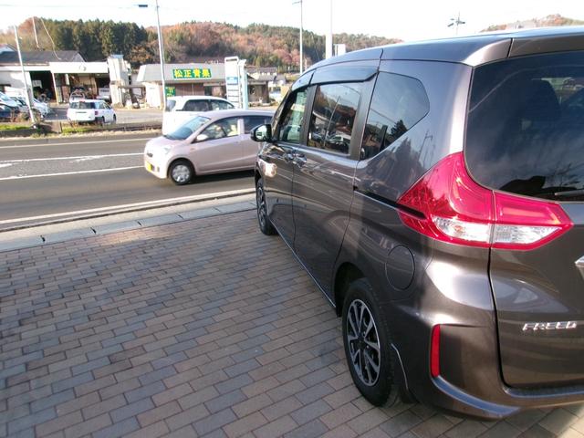 フリードハイブリッド ハイブリッド・Ｇ　メモリーナビＴＶ　バックカメラ　ＬＥＤヘッドライト　左側パワースライドドア　純正１５インチアルミホイル　オートクルーズコントロール　ＥＴＣ車載器　スマートキー　４ＷＤ（3枚目）