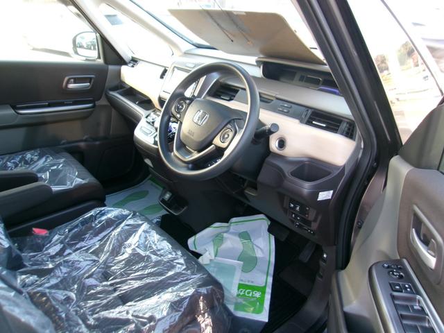 フリードハイブリッド ハイブリッド・Ｇ　メモリーナビＴＶ　バックカメラ　ＬＥＤヘッドライト　左側パワースライドドア　純正１５インチアルミホイル　オートクルーズコントロール　ＥＴＣ車載器　スマートキー　４ＷＤ（6枚目）