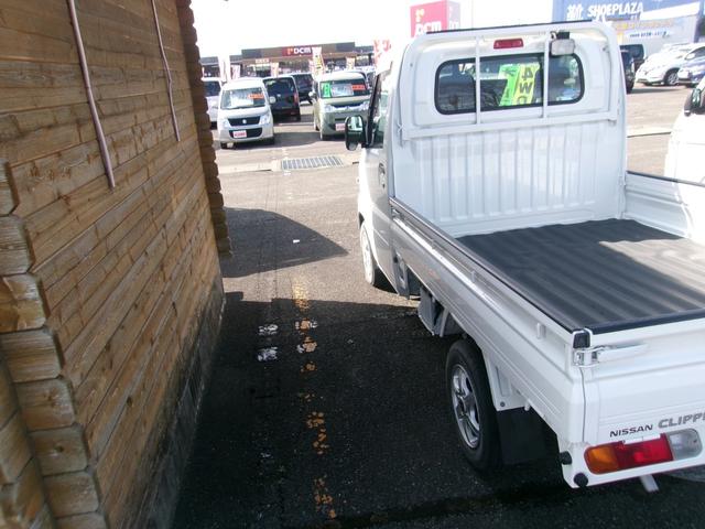 クリッパートラック 　オートマ　エアコン　パワステ　４ＷＤ（3枚目）