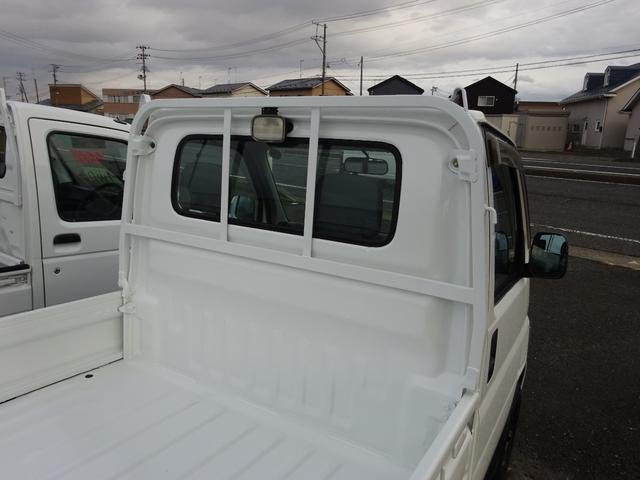 アクティトラック 　４ＷＤ　５速マニュアル　パワステ　エアバック　三方開　作業灯　ドアバイザー（6枚目）