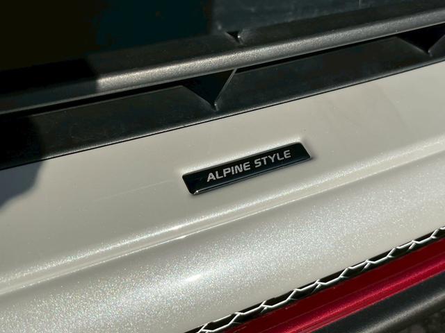ハリアー プレミアム　メタル　アンド　レザーパッケージ　革シート　前席ベンチレーション／ヒーター／パワーシート　ＡＬＰＩＮＥ９型ナビ　ＮＥＷ’Ｓ　ＤＩＳＩＧＮフルエアロ　ＥＴＣ　パワーバックドア　バックカメラ　トヨタセーフティーセンス（15枚目）