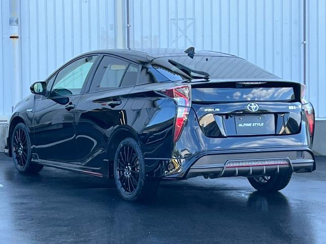 プリウス Ｓ　アルパイン９型ナビ　ＮＥＷ’Ｓ　ＤＥＳＩＧＮフルエアロ　２０２５年製タイヤ装着１７インチＡＷ　バックカメラ　Ｃピラーパネル交換済　トノカバー　ステアリングスイッチ　オートＬＥＤヘッドライト（14枚目）