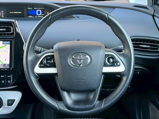 プリウス Ｓ　アルパイン９型ナビ　ＮＥＷ’Ｓ　ＤＥＳＩＧＮフルエアロ　２０２５年製タイヤ装着１７インチＡＷ　バックカメラ　Ｃピラーパネル交換済　トノカバー　ステアリングスイッチ　オートＬＥＤヘッドライト（30枚目）