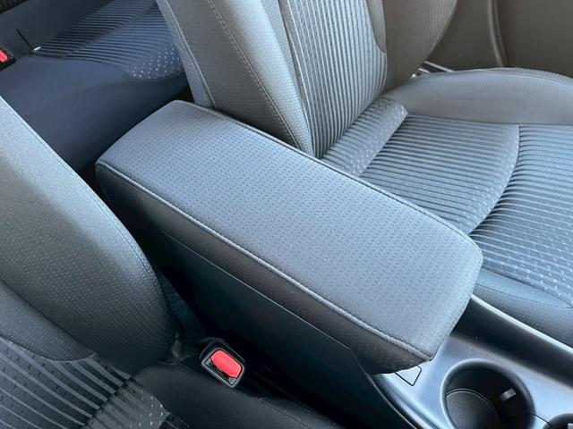 プリウス Ｓ　アルパイン９型ナビ　ＮＥＷ’Ｓ　ＤＥＳＩＧＮフルエアロ　２０２５年製タイヤ装着１７インチＡＷ　バックカメラ　Ｃピラーパネル交換済　トノカバー　ステアリングスイッチ　オートＬＥＤヘッドライト（44枚目）