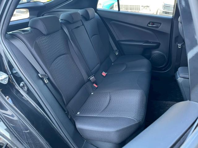 プリウス Ｓ　アルパイン９型ナビ　ＮＥＷ’Ｓ　ＤＥＳＩＧＮフルエアロ　２０２５年製タイヤ装着１７インチＡＷ　バックカメラ　Ｃピラーパネル交換済　トノカバー　ステアリングスイッチ　オートＬＥＤヘッドライト（53枚目）