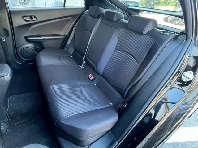 プリウス Ｓ　アルパイン９型ナビ　ＮＥＷ’Ｓ　ＤＥＳＩＧＮフルエアロ　２０２５年製タイヤ装着１７インチＡＷ　バックカメラ　Ｃピラーパネル交換済　トノカバー　ステアリングスイッチ　オートＬＥＤヘッドライト（54枚目）