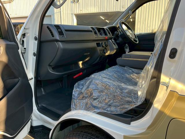 ハイエースバン ロングＤＸ　８ナンバーキャンピングカー　登録済み未使用車　Ｃａｒｉｃａ　Ｃａｌ‘ｓＭｏｔｏｒ　オリジナルカスタマイズカー　ＡＬＰＩＮＥ７型ＤＡ　シーケンシャルＬＥＤヘッドライト　全方位カメラ　ＥＴＣ　ポータル電源（42枚目）