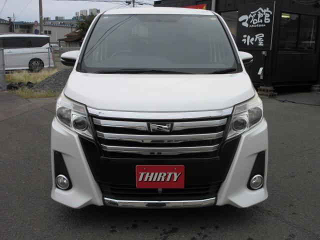 ノア Ｓｉ　４ＷＤ　寒冷地仕様　１オーナー　純正９ｉｎナビＴＶ　バック、フロントカメラ　１１ｉｎフリップダウンモニター　両側パワスラ　ＥＴＣ　ＬＥＤライト　ＢＴ接続　プッシュスタート　ワイパーデアイサー（6枚目）
