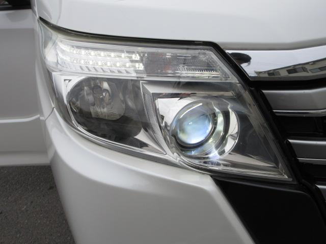 ノア Ｓｉ　４ＷＤ　寒冷地仕様　１オーナー　純正９ｉｎナビＴＶ　バック、フロントカメラ　１１ｉｎフリップダウンモニター　両側パワスラ　ＥＴＣ　ＬＥＤライト　ＢＴ接続　プッシュスタート　ワイパーデアイサー（19枚目）