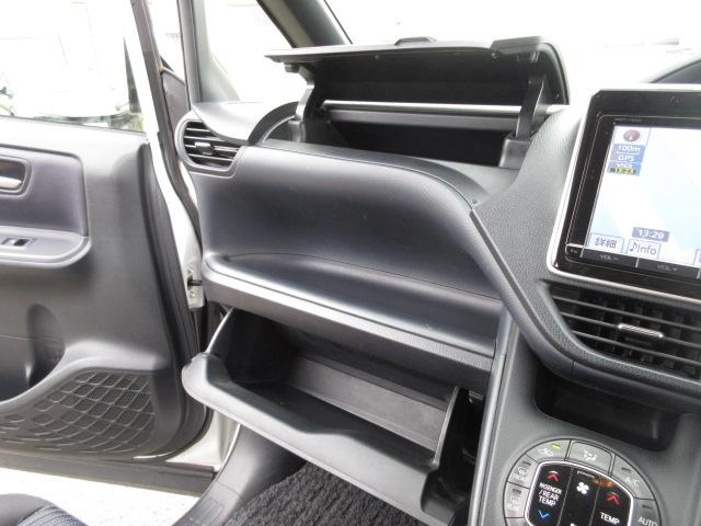 ノア Ｓｉ　４ＷＤ　寒冷地仕様　１オーナー　純正９ｉｎナビＴＶ　バック、フロントカメラ　１１ｉｎフリップダウンモニター　両側パワスラ　ＥＴＣ　ＬＥＤライト　ＢＴ接続　プッシュスタート　ワイパーデアイサー（29枚目）