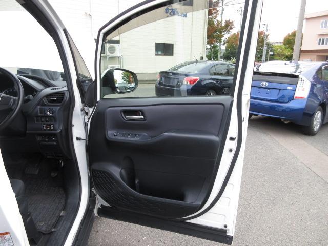 ノア Ｓｉ　４ＷＤ　寒冷地仕様　１オーナー　純正９ｉｎナビＴＶ　バック、フロントカメラ　１１ｉｎフリップダウンモニター　両側パワスラ　ＥＴＣ　ＬＥＤライト　ＢＴ接続　プッシュスタート　ワイパーデアイサー（35枚目）