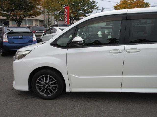 ノア Ｓｉ　４ＷＤ　寒冷地仕様　１オーナー　純正９ｉｎナビＴＶ　バック、フロントカメラ　１１ｉｎフリップダウンモニター　両側パワスラ　ＥＴＣ　ＬＥＤライト　ＢＴ接続　プッシュスタート　ワイパーデアイサー（47枚目）