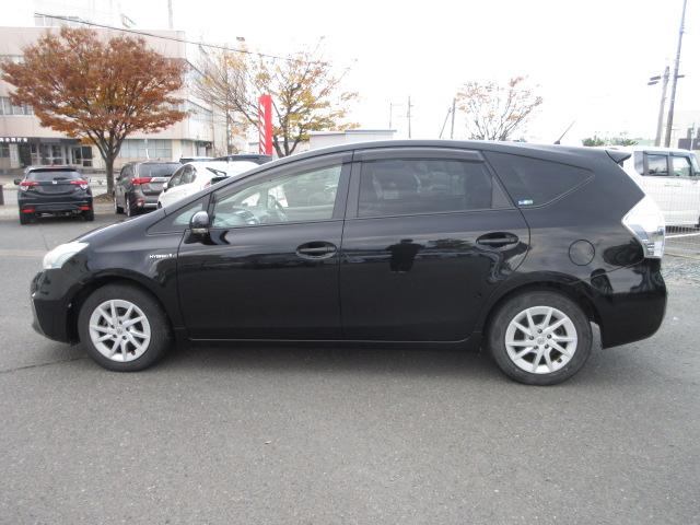 プリウスアルファ Ｓ　７人　純正ナビ　フルセグＴＶ　バックカメラ　障害物センサー　スマートキー・プッシュスタート　ビルトインＥＴＣ　前フォグランプ　純正１６ｉｎアルミホイール　横滑り防止装置　ＢＴ接続　ＣＤ、ＤＶＤ再生（8枚目）