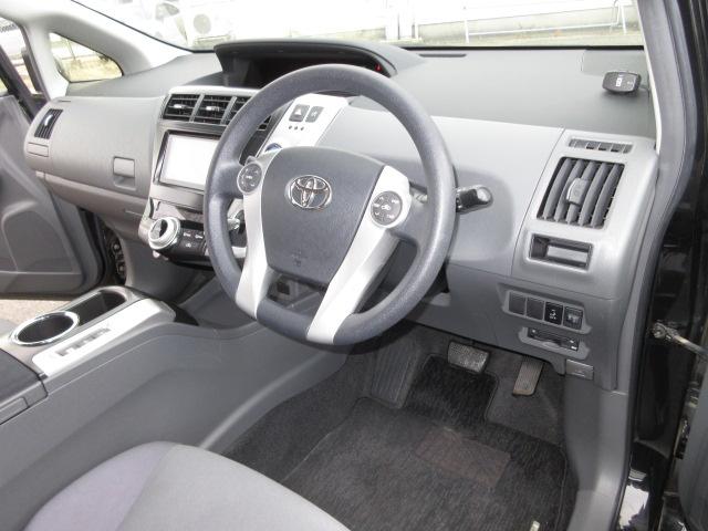 プリウスアルファ Ｓ　７人　純正ナビ　フルセグＴＶ　バックカメラ　障害物センサー　スマートキー・プッシュスタート　ビルトインＥＴＣ　前フォグランプ　純正１６ｉｎアルミホイール　横滑り防止装置　ＢＴ接続　ＣＤ、ＤＶＤ再生（12枚目）