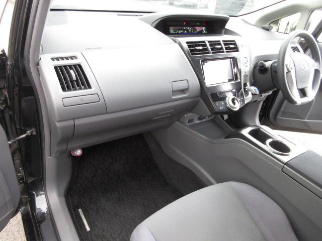 プリウスアルファ Ｓ　７人　純正ナビ　フルセグＴＶ　バックカメラ　障害物センサー　スマートキー・プッシュスタート　ビルトインＥＴＣ　前フォグランプ　純正１６ｉｎアルミホイール　横滑り防止装置　ＢＴ接続　ＣＤ、ＤＶＤ再生（13枚目）