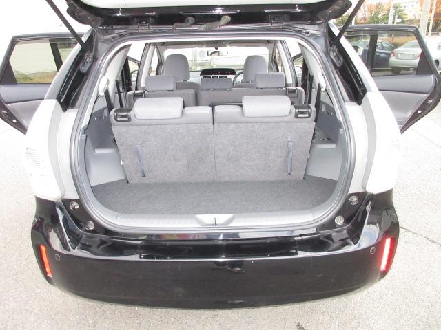 プリウスアルファ Ｓ　７人　純正ナビ　フルセグＴＶ　バックカメラ　障害物センサー　スマートキー・プッシュスタート　ビルトインＥＴＣ　前フォグランプ　純正１６ｉｎアルミホイール　横滑り防止装置　ＢＴ接続　ＣＤ、ＤＶＤ再生（16枚目）