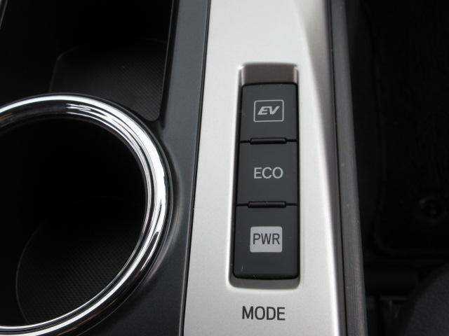 プリウスアルファ Ｓ　７人　純正ナビ　フルセグＴＶ　バックカメラ　障害物センサー　スマートキー・プッシュスタート　ビルトインＥＴＣ　前フォグランプ　純正１６ｉｎアルミホイール　横滑り防止装置　ＢＴ接続　ＣＤ、ＤＶＤ再生（17枚目）