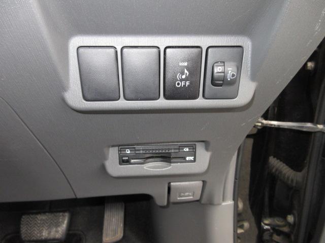 プリウスアルファ Ｓ　７人　純正ナビ　フルセグＴＶ　バックカメラ　障害物センサー　スマートキー・プッシュスタート　ビルトインＥＴＣ　前フォグランプ　純正１６ｉｎアルミホイール　横滑り防止装置　ＢＴ接続　ＣＤ、ＤＶＤ再生（25枚目）