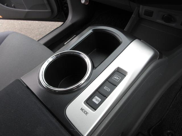 プリウスアルファ Ｓ　７人　純正ナビ　フルセグＴＶ　バックカメラ　障害物センサー　スマートキー・プッシュスタート　ビルトインＥＴＣ　前フォグランプ　純正１６ｉｎアルミホイール　横滑り防止装置　ＢＴ接続　ＣＤ、ＤＶＤ再生（28枚目）