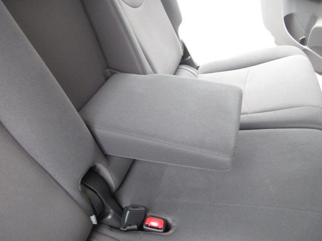 プリウスアルファ Ｓ　７人　純正ナビ　フルセグＴＶ　バックカメラ　障害物センサー　スマートキー・プッシュスタート　ビルトインＥＴＣ　前フォグランプ　純正１６ｉｎアルミホイール　横滑り防止装置　ＢＴ接続　ＣＤ、ＤＶＤ再生（34枚目）