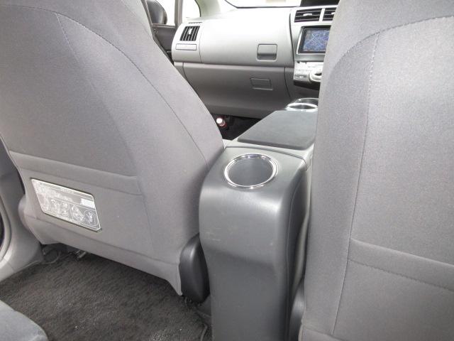 プリウスアルファ Ｓ　７人　純正ナビ　フルセグＴＶ　バックカメラ　障害物センサー　スマートキー・プッシュスタート　ビルトインＥＴＣ　前フォグランプ　純正１６ｉｎアルミホイール　横滑り防止装置　ＢＴ接続　ＣＤ、ＤＶＤ再生（35枚目）