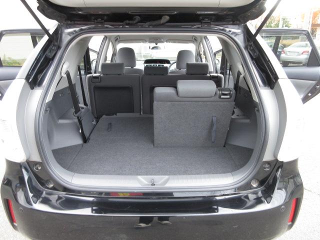 プリウスアルファ Ｓ　７人　純正ナビ　フルセグＴＶ　バックカメラ　障害物センサー　スマートキー・プッシュスタート　ビルトインＥＴＣ　前フォグランプ　純正１６ｉｎアルミホイール　横滑り防止装置　ＢＴ接続　ＣＤ、ＤＶＤ再生（39枚目）