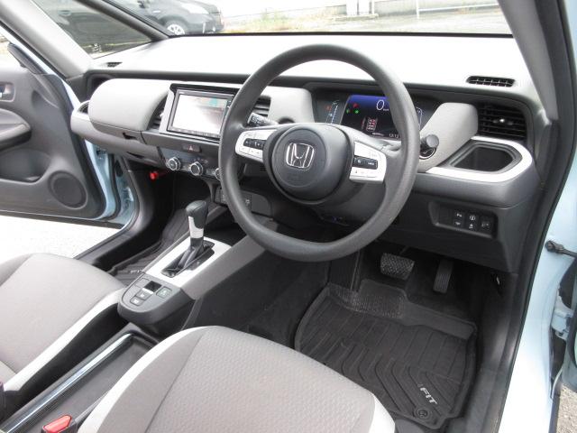 ■　運転席　■　雨の日の視界もクリアーに！ウィンドウ撥水ガラス系コーティング！！　雨の日の運転が苦手なお客様におすすめのオプションです。