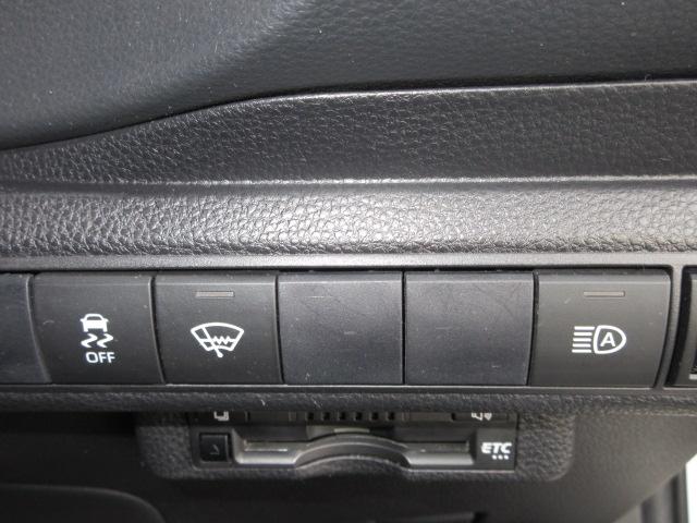 カローラツーリング ハイブリッド　Ｇ－Ｘ　４ＷＤ　寒冷地仕様　禁煙車　カープレイ　純正ナビ　トヨタセーフティーセンス　ドラレコ　クルコン　車線逸脱警報　ビルトインＥＴＣ　ＢＴ接続　ＬＥＤライト　スマートキー　プッシュスタート　オートハイビーム（17枚目）