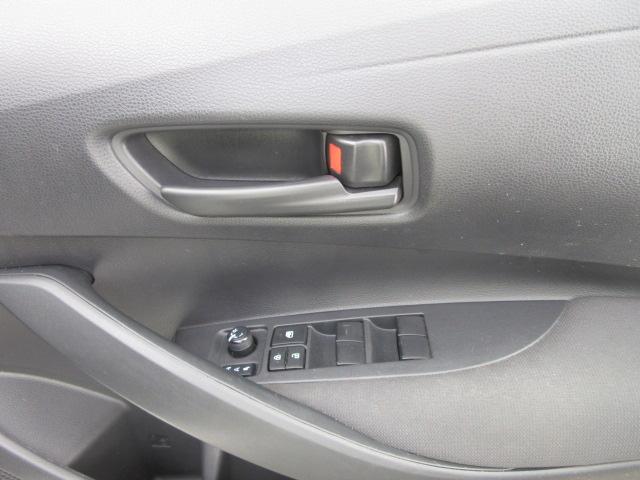 カローラツーリング ハイブリッド　Ｇ－Ｘ　４ＷＤ　寒冷地仕様　禁煙車　カープレイ　純正ナビ　トヨタセーフティーセンス　ドラレコ　クルコン　車線逸脱警報　ビルトインＥＴＣ　ＢＴ接続　ＬＥＤライト　スマートキー　プッシュスタート　オートハイビーム（32枚目）