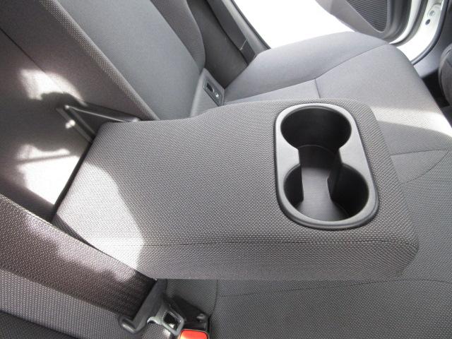 カローラツーリング ハイブリッド　Ｇ－Ｘ　４ＷＤ　寒冷地仕様　禁煙車　カープレイ　純正ナビ　トヨタセーフティーセンス　ドラレコ　クルコン　車線逸脱警報　ビルトインＥＴＣ　ＢＴ接続　ＬＥＤライト　スマートキー　プッシュスタート　オートハイビーム（34枚目）