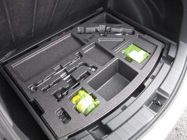 カローラツーリング ハイブリッド　Ｇ－Ｘ　４ＷＤ　寒冷地仕様　禁煙車　カープレイ　純正ナビ　トヨタセーフティーセンス　ドラレコ　クルコン　車線逸脱警報　ビルトインＥＴＣ　ＢＴ接続　ＬＥＤライト　スマートキー　プッシュスタート　オートハイビーム（35枚目）