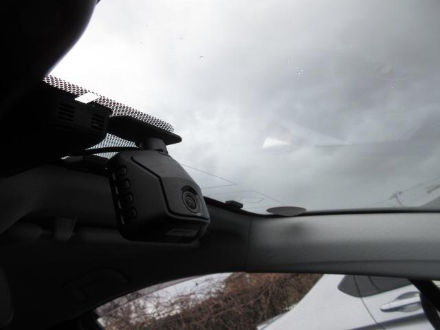 プリウス A 4WD セーフティーセンス 寒冷地仕様 純正9inナビ Bカメラ ドラレコ HUD パーキングアシスト LEDライト・フォグ ビルトインETC Aハイビーム プッシュスタート クルコン 自動防眩ミラー(4枚目)