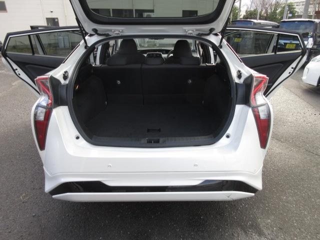 プリウス A 4WD セーフティーセンス 寒冷地仕様 純正9inナビ Bカメラ ドラレコ HUD パーキングアシスト LEDライト・フォグ ビルトインETC Aハイビーム プッシュスタート クルコン 自動防眩ミラー(15枚目)