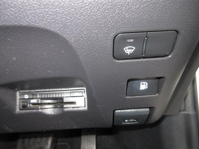 プリウス A 4WD セーフティーセンス 寒冷地仕様 純正9inナビ Bカメラ ドラレコ HUD パーキングアシスト LEDライト・フォグ ビルトインETC Aハイビーム プッシュスタート クルコン 自動防眩ミラー(16枚目)