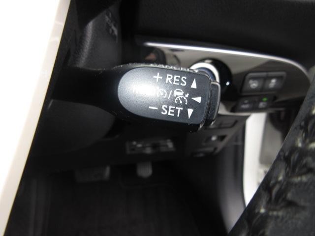 プリウス A 4WD セーフティーセンス 寒冷地仕様 純正9inナビ Bカメラ ドラレコ HUD パーキングアシスト LEDライト・フォグ ビルトインETC Aハイビーム プッシュスタート クルコン 自動防眩ミラー(18枚目)