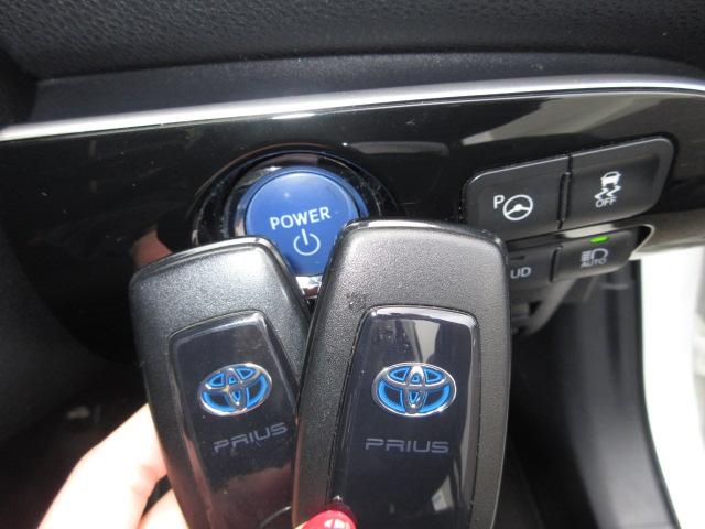 プリウス A 4WD セーフティーセンス 寒冷地仕様 純正9inナビ Bカメラ ドラレコ HUD パーキングアシスト LEDライト・フォグ ビルトインETC Aハイビーム プッシュスタート クルコン 自動防眩ミラー(25枚目)