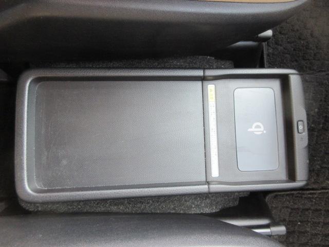 ハイブリッドG 9インチナビ フルセグTV フリップダウンモニター Bluetoothオーディオ DVD再生機能 両側電動スライドドア プッシュスタート LEDヘッドランプ リモコンエンジンスタータ Qi充電 ETC(25枚目)
