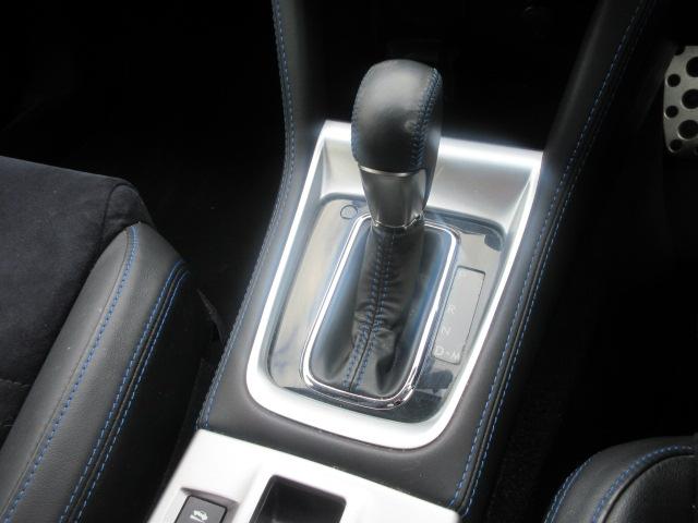 2.0GT-Sアイサイト 4WD ナビ フルセグTV Bluetooth DVD再生機能 バックカメラ パワーシート LEDヘッドランプ フォグランプ LEDアクセサリーライナー ハーフレザーシート ブルーステッチインテリア(18枚目)