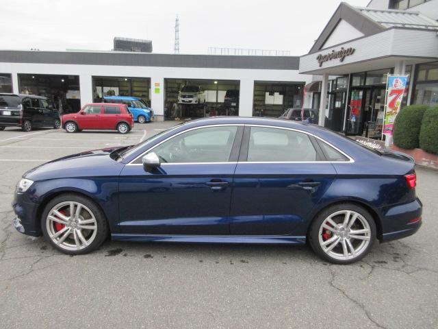 S3セダン ベースグレード 4WD ナビ フルセグTV Bluetooth CD&DVD再生 バックカメラ 追従型クルコン ハーフレザーシート LEDヘッドランプ ETC パワーシート シートヒーター ドラレコ レーダー探知機(7枚目)