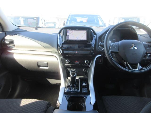 エクリプスクロスPHEV M 4WD ナビ フルセグTV CD&DVD再生機能 Bluetoothオーディオ バックカメラ ETC クルーズコントロール 衝突被害軽減ブレーキ ドライブレコーダー プッシュスタート 充電ケーブル(11枚目)