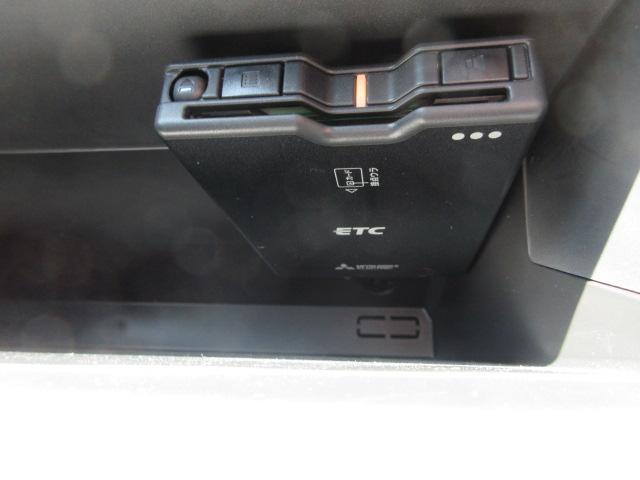エクリプスクロスPHEV M 4WD ナビ フルセグTV CD&DVD再生機能 Bluetoothオーディオ バックカメラ ETC クルーズコントロール 衝突被害軽減ブレーキ ドライブレコーダー プッシュスタート 充電ケーブル(20枚目)