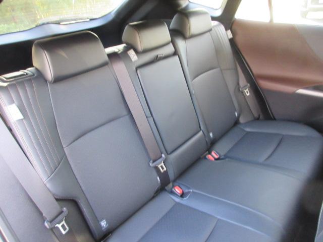 ハリアー G レザーパッケージ 4WD トヨタセーフティセンス フルセグTV Bluetoothオーディオ バックカメラ デジタルインナーミラー 黒革シート パワーシート LEDヘッドランプ USB入力端子 ETC パワーリアゲート(34枚目)