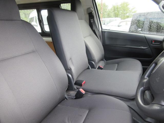 ハイエースバン ロングDX 4WD ナビ Bluetoothオーディオ CD&DVD再生機能 バックカメラ ETC ドライブレコーダー 衝突被害軽減ブレーキ 車線逸脱警報(23枚目)